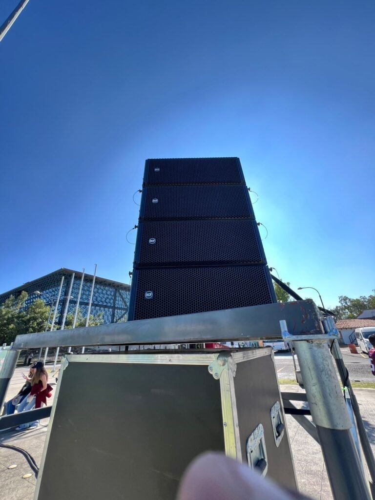 Renta de audio en satélite