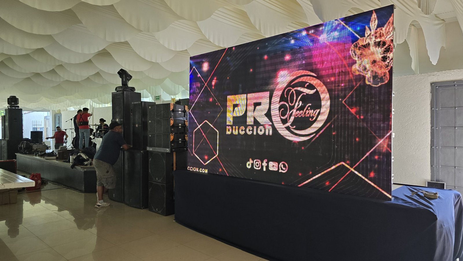 Renta de pantalla en Hilton Cancun