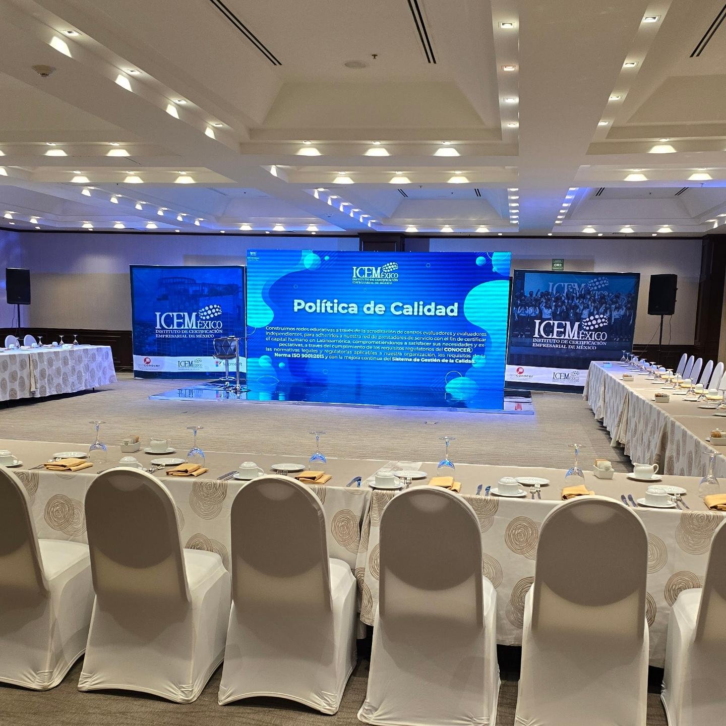 Renta de pantallas en Interlomas