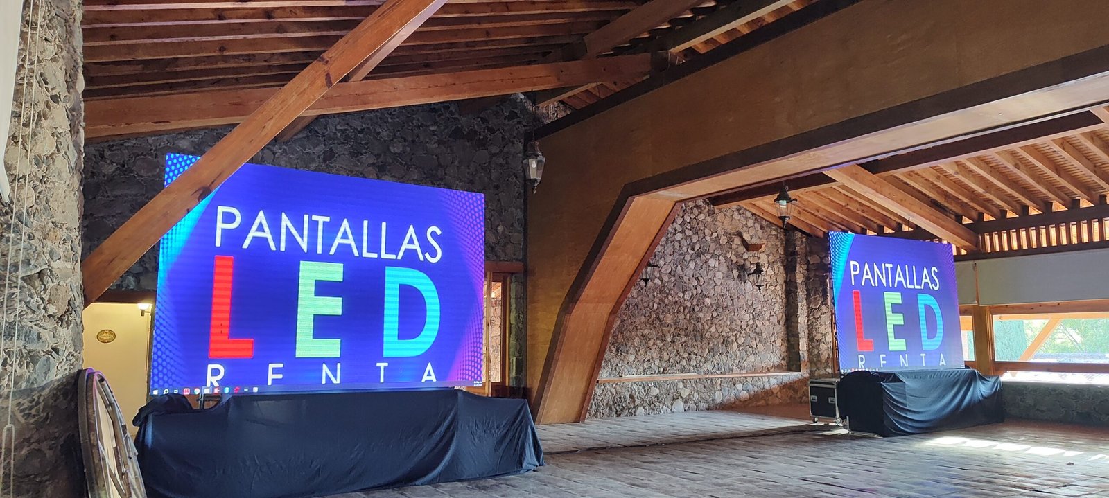 Renta de pantalla en Jurica