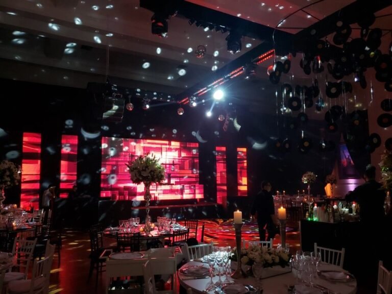 alt="renta de pantallas"